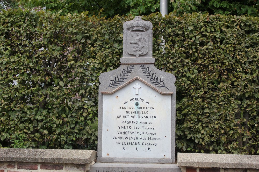 Oorlogsmonument Vliermaal #2