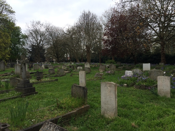 Commonwealth War Graves Mortlake Cemetery