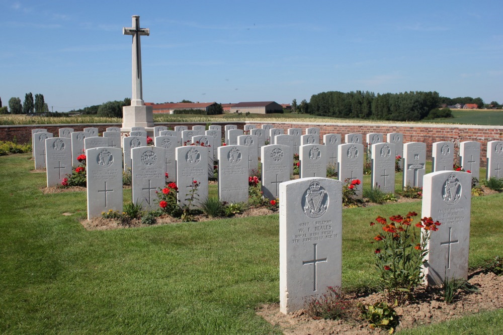 Commonwealth War Cemetery Spanbroekmolen #2