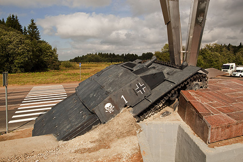 Monument Helden Sappeurs 8e Garde-Jagerdivisie 