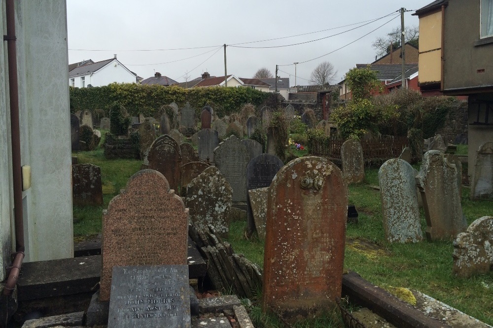 Commonwealth War Graves Hen-Dy-Cwrd Unitarian Chapelyard