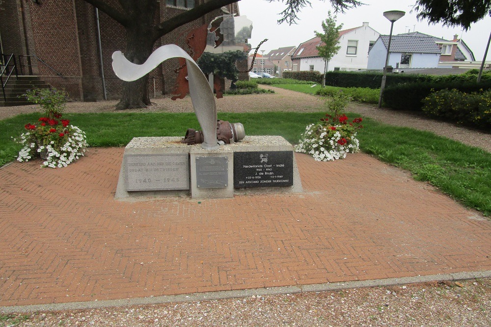 War Memorial Woubrugge