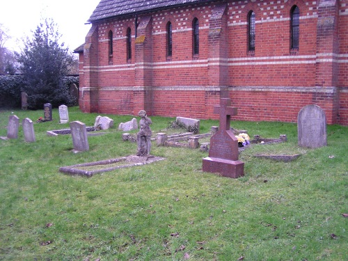 Commonwealth War Grave Little Hadham Congregational Chapelyard #1