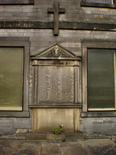 Oorlogsmonument Meltham #1