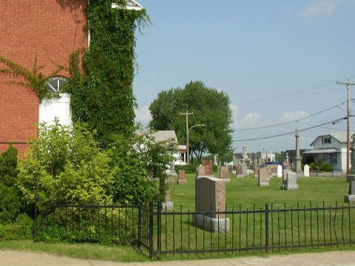 Commonwealth War Graves L'Assomption Roman Catholic Cemetery