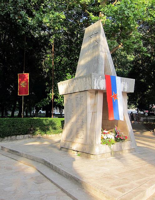 Monument Omgekomen Partizanen Risan #1