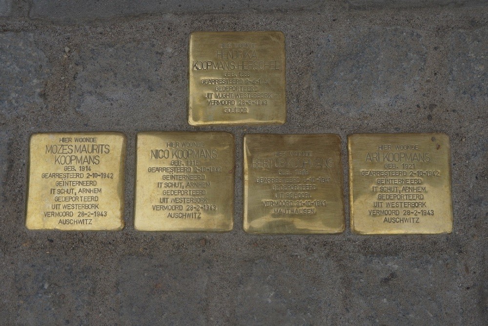 Stolpersteine Emmastraat 25 #1