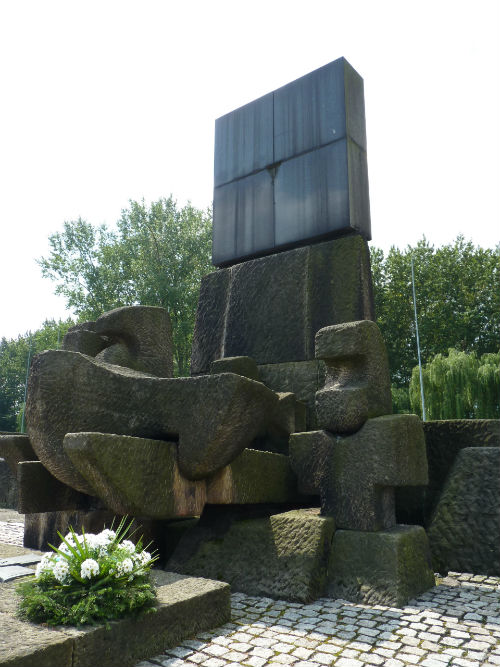 Monument Slachtoffers Fascisme Concentratiekamp Auschwitz ll #3