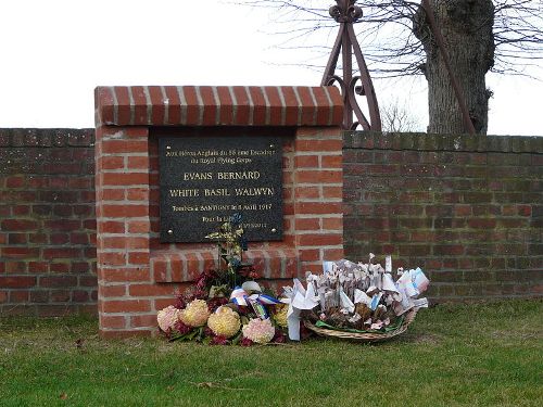 Monument Bernard Evans en Basil Walwyn White