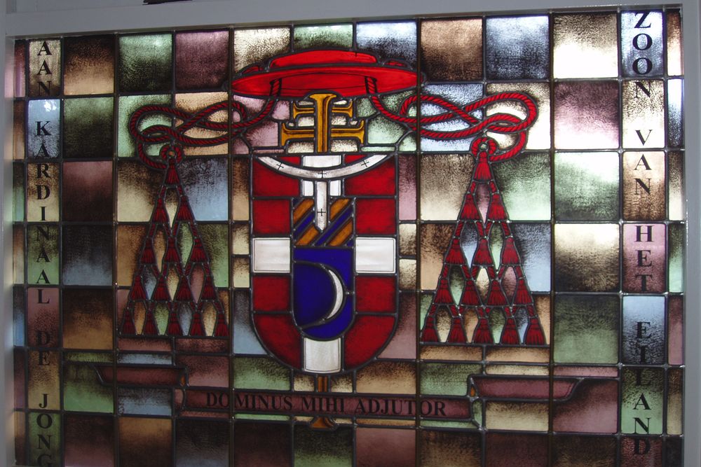 Commemorative Window Cardinal de Jongschool #1