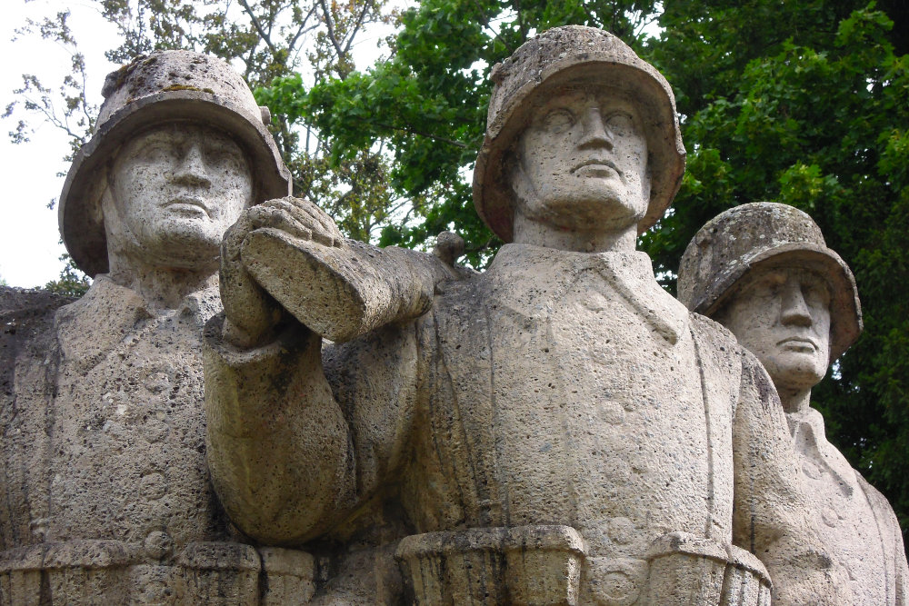 Oorlogsmonument Weinheim #2