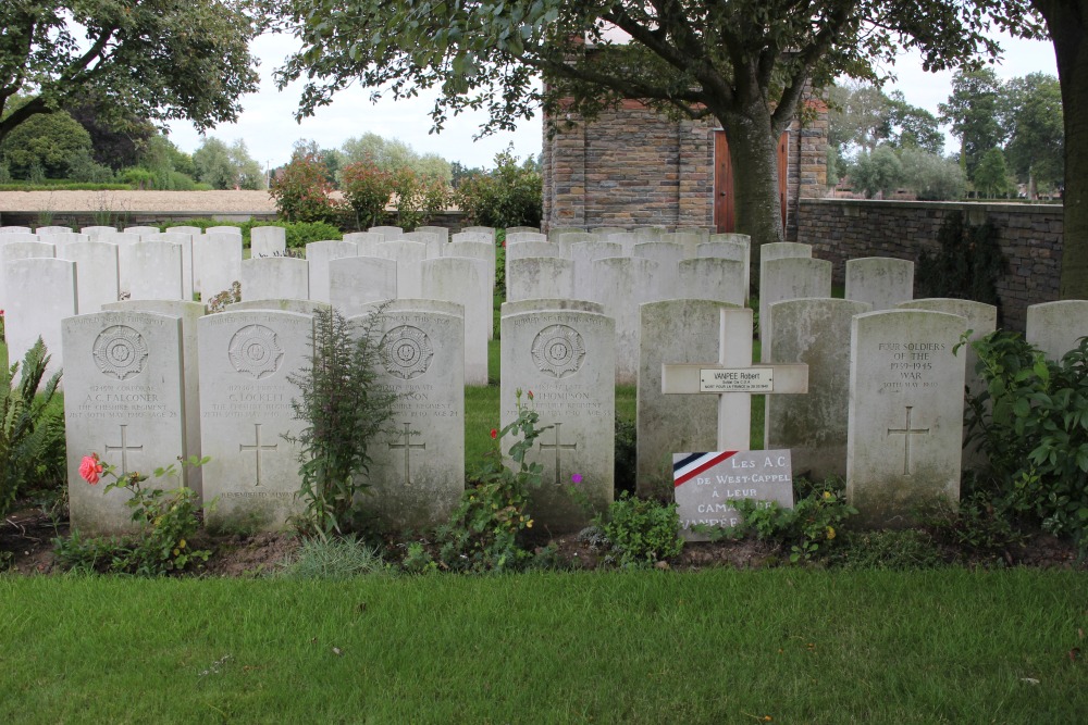 Commonwealth War Cemetery Esquelbecq #5