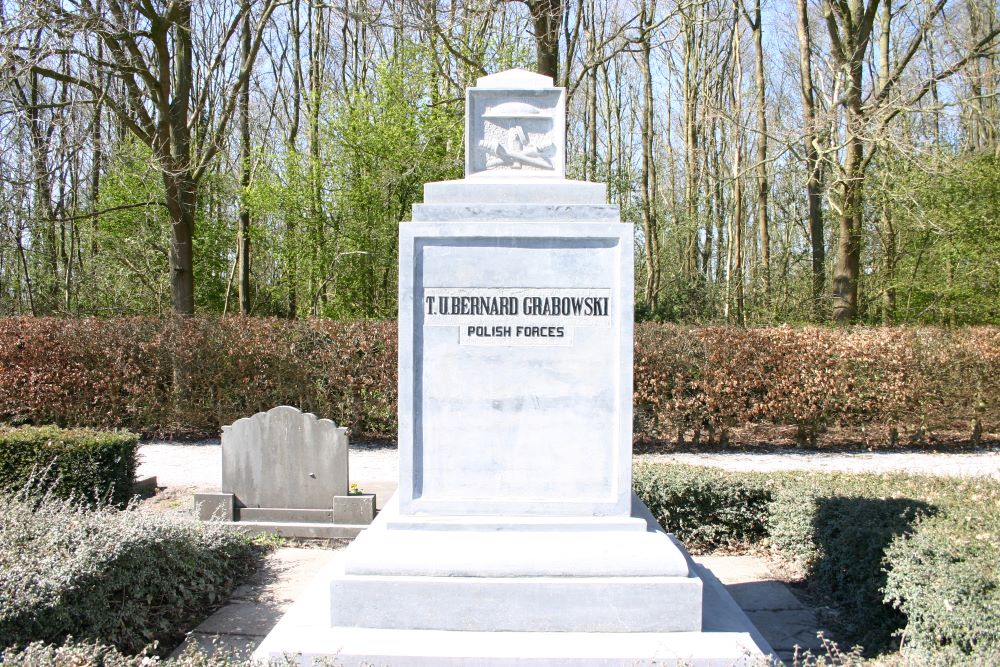 Polish War Grave Municipal Cemetery #1