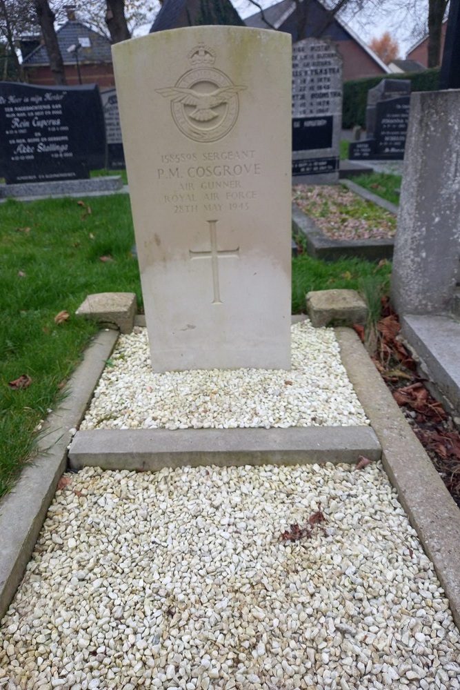 Commonwealth War Graves Protestant Churchyard Witmarsum #4