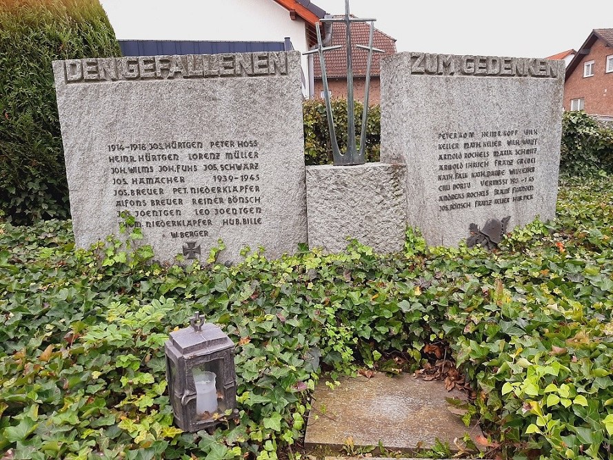War Memorial Lüxheim #5