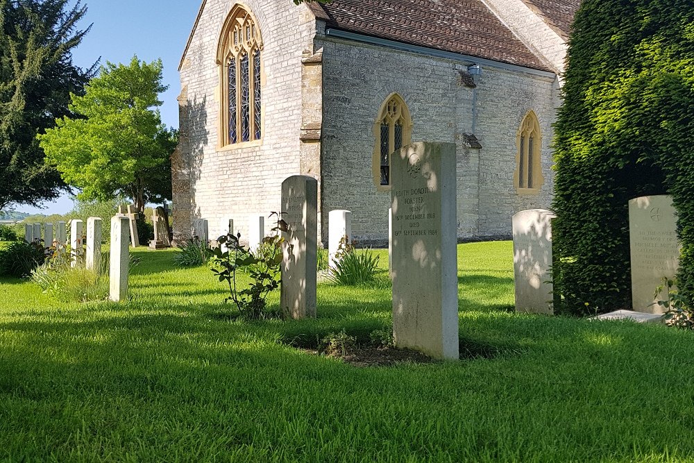 Oorlogsgraven van het Gemenebest St. Bartholomew Churchyard