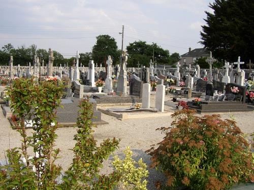 Commonwealth War Graves Lusanger #1
