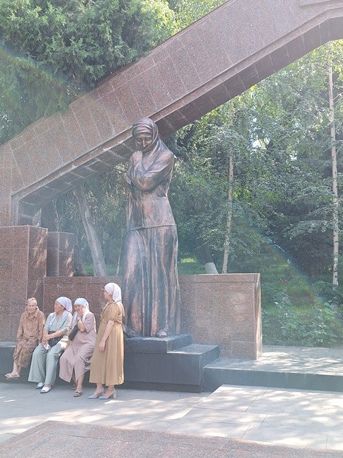 Memorial Grieving Mother Oš #2