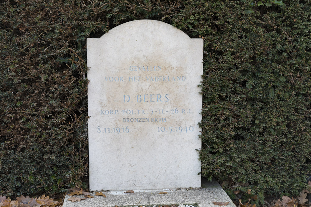 Dutch War Graves General Cemetery Varsseveld #2