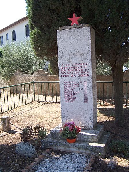 Monument Omgekomen Partizanen Peroj #1