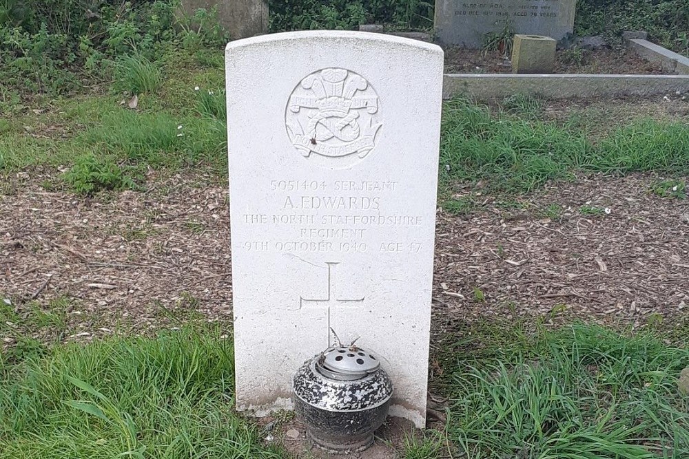 Oorlogsgraf van het Gemenebest St. Peter's Church Cemetery Clayworth