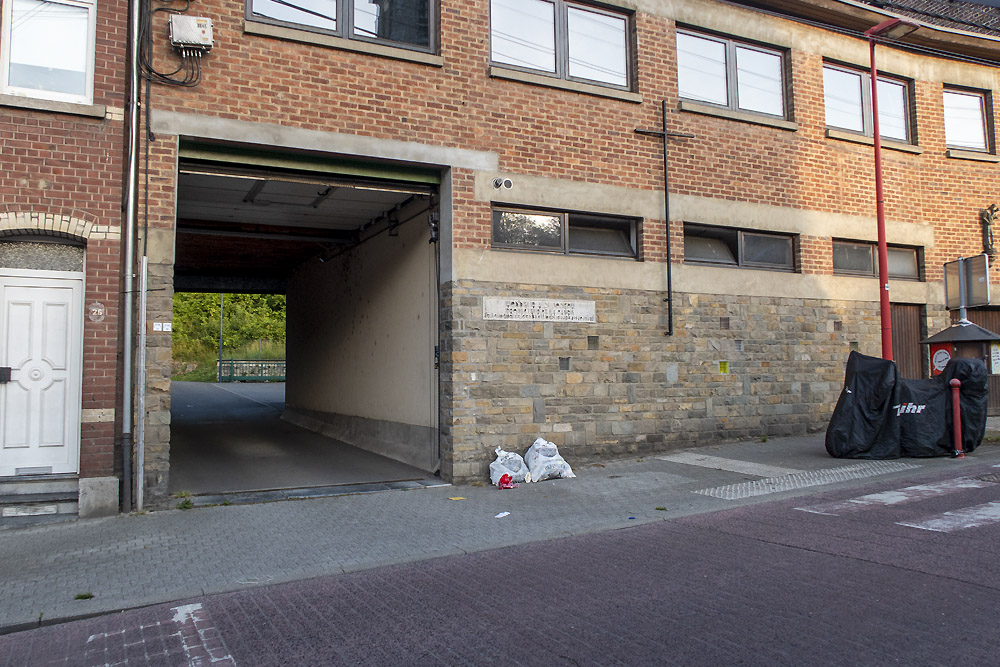 Gedenkteken Parochiezaal Wegnez #1