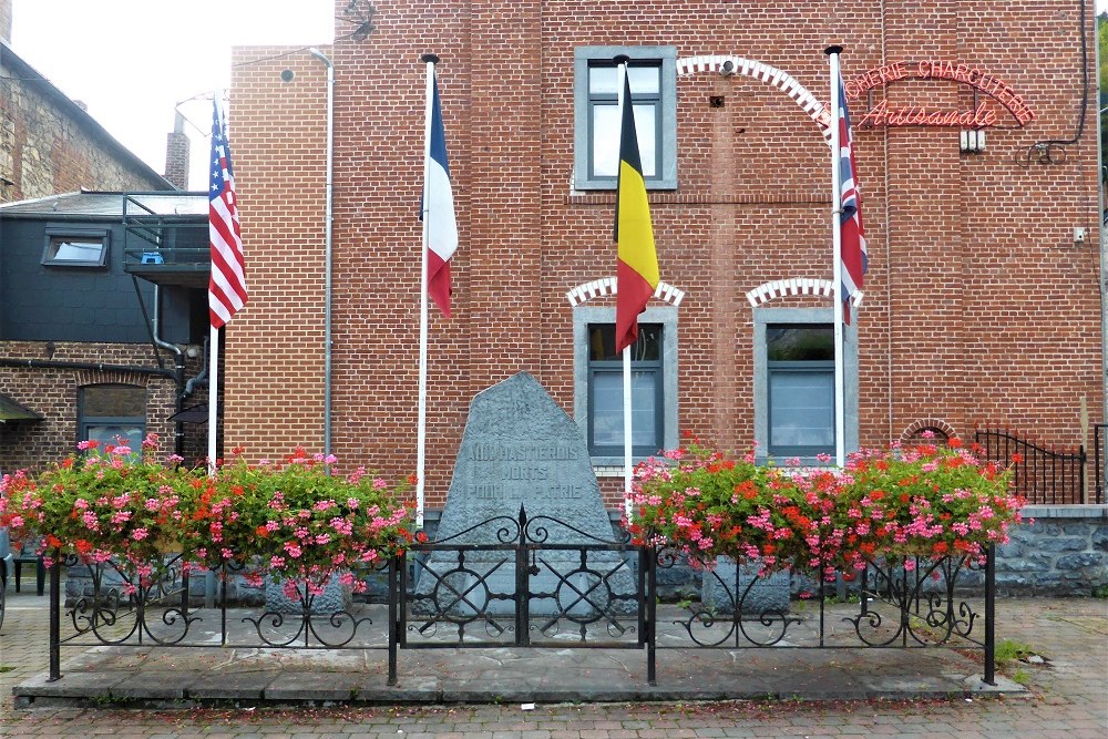 Oorlogsmonument Hastière #1