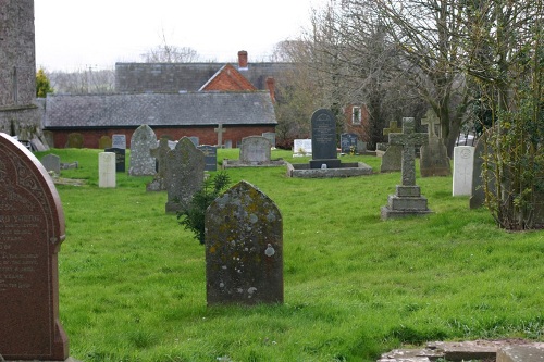 Commonwealth War Graves St Mary Churchyard