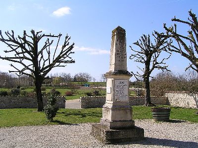 Oorlogsmonument Bagnizeau #1