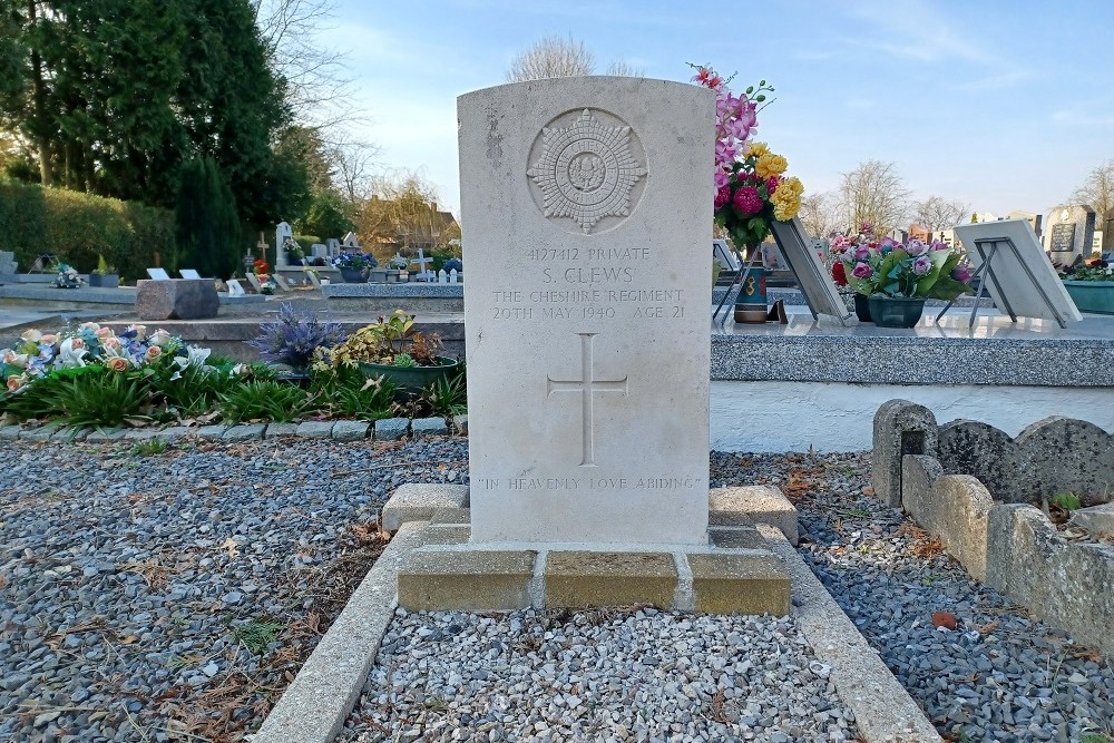 Commonwealth War Grave Mouchin #1