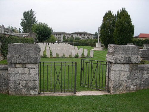 Commonwealth War Graves Dueville Extension #3
