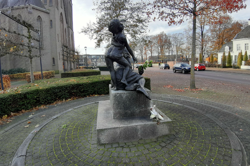 War memorial Rijsbergen #3