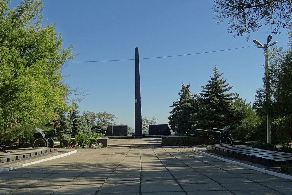 Mass Grave Soviet Soldiers & War Memorial