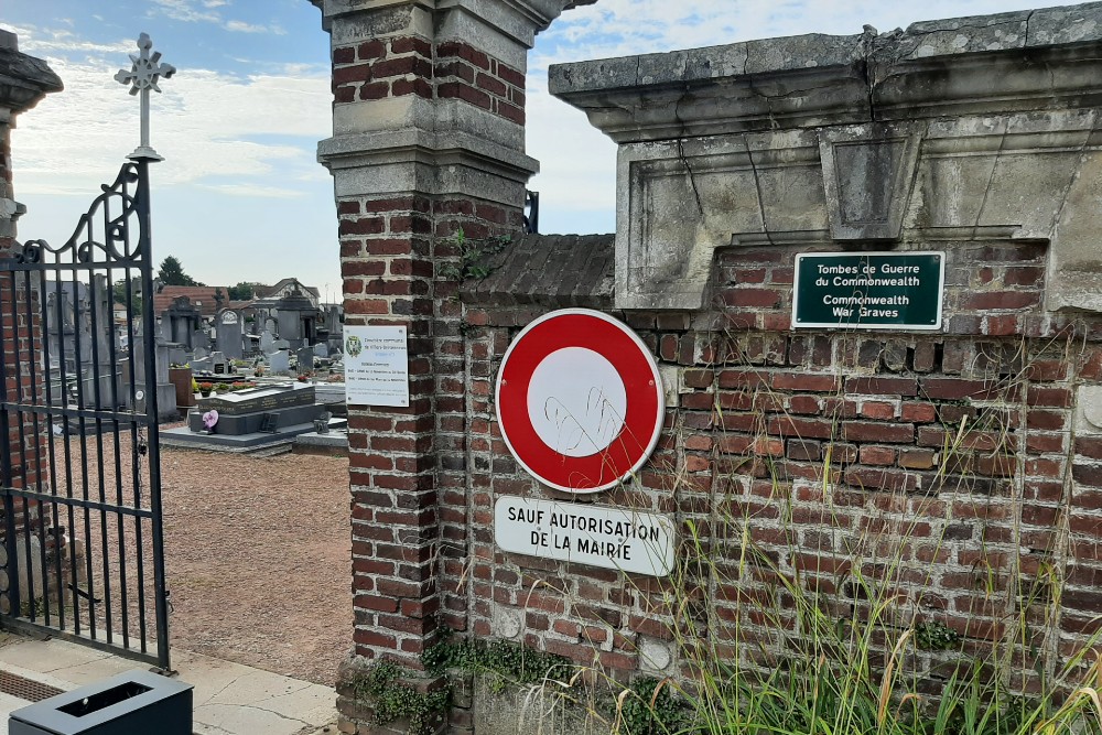 Oorlogsgraven van het Gemenebest Villers-Bretonneux #4