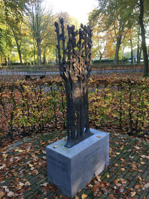 Oorlogsmonument Muiderberg #4