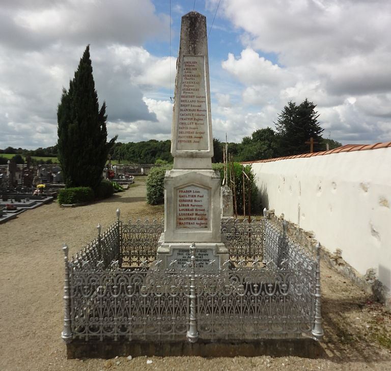 Oorlogsmonument Chalandray #1