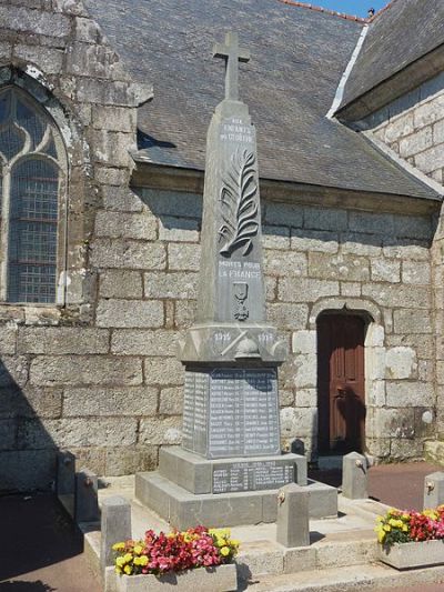 Oorlogsmonument Le Cloître-Pleyben #1