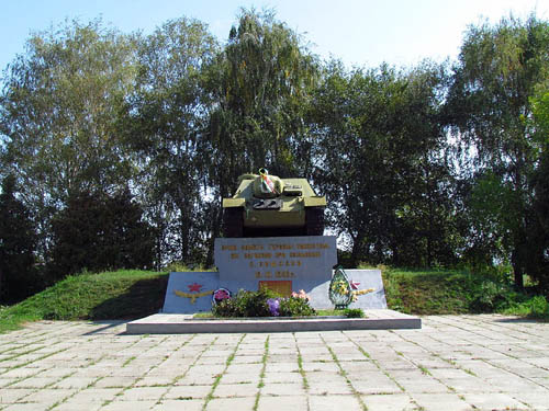 Mass Grave Soviet Soldiers (SU-100 Tank Destroyer)