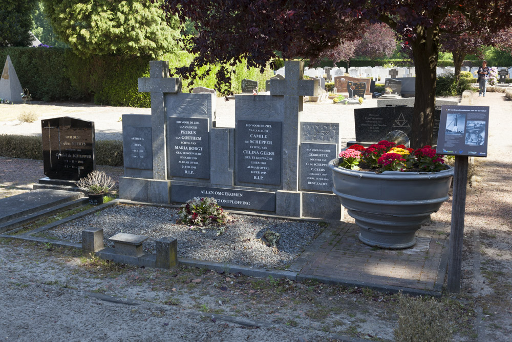 Graves Civilian Casualties Koewacht #2