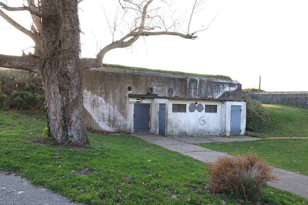 German Bunker FL245 Atlantikwall - Fort Dirks Admiraal #2