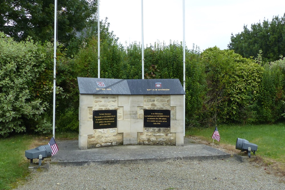 Monument 82 A/B Division en 90th Infantry Division #1