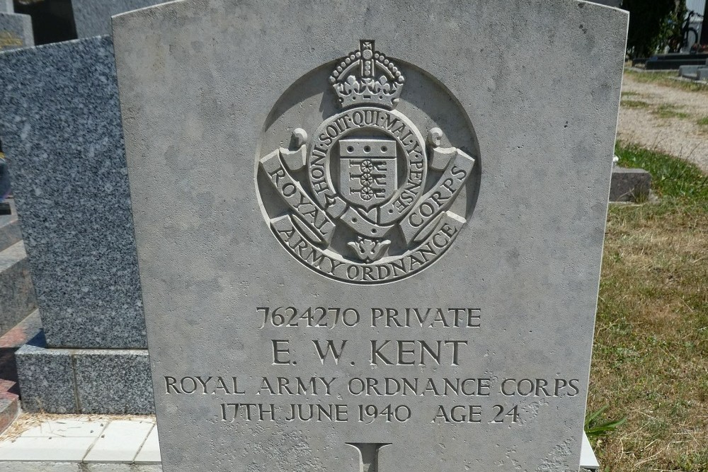 Commonwealth War Graves Aytré #3