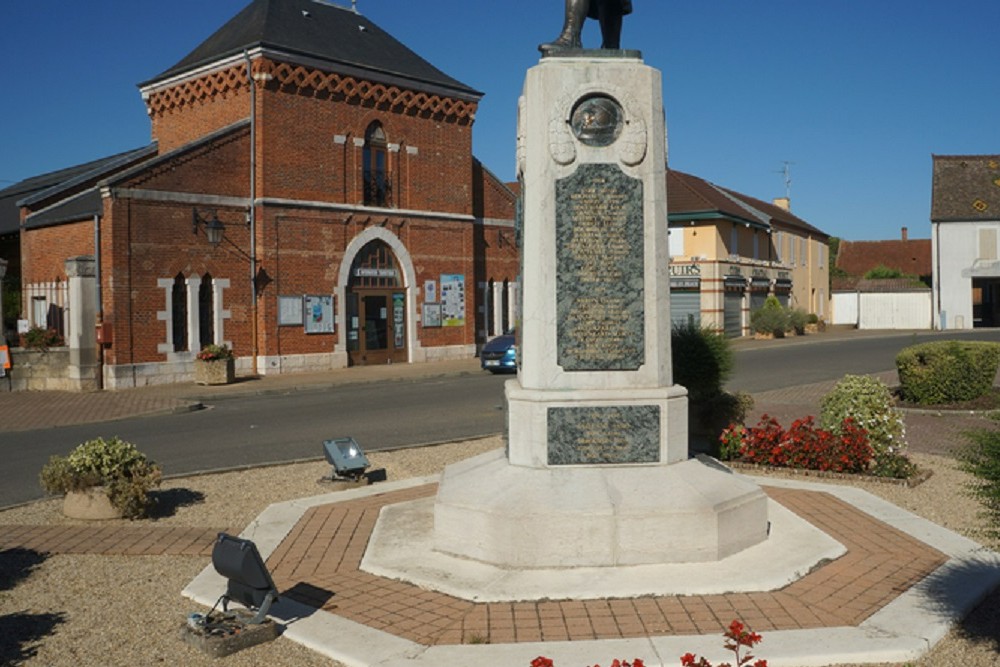 Memorial Fallen Both World Wars Pierre-de-Bresse #2