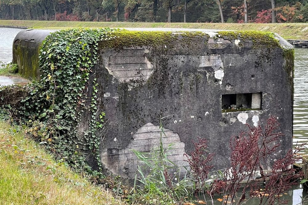 Bunker 6f Border Defence Bocholt-Herentals Canal #3