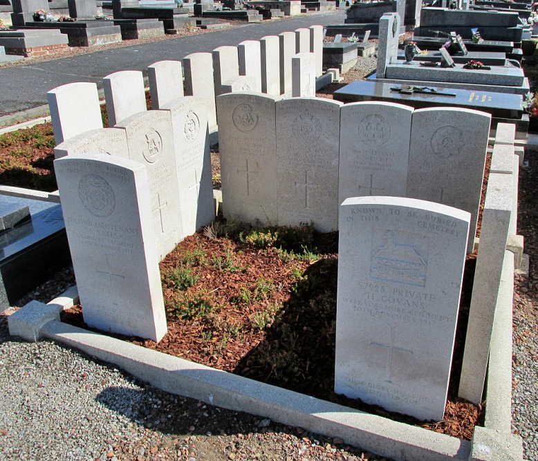 Oorlogsgraven van het Gemenebest Marcoing #2