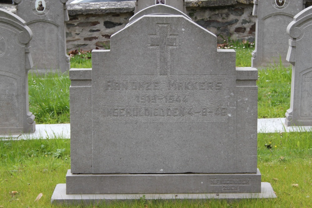 Memorial Veterans Sint-Pieters-Leeuw Churchyard #2