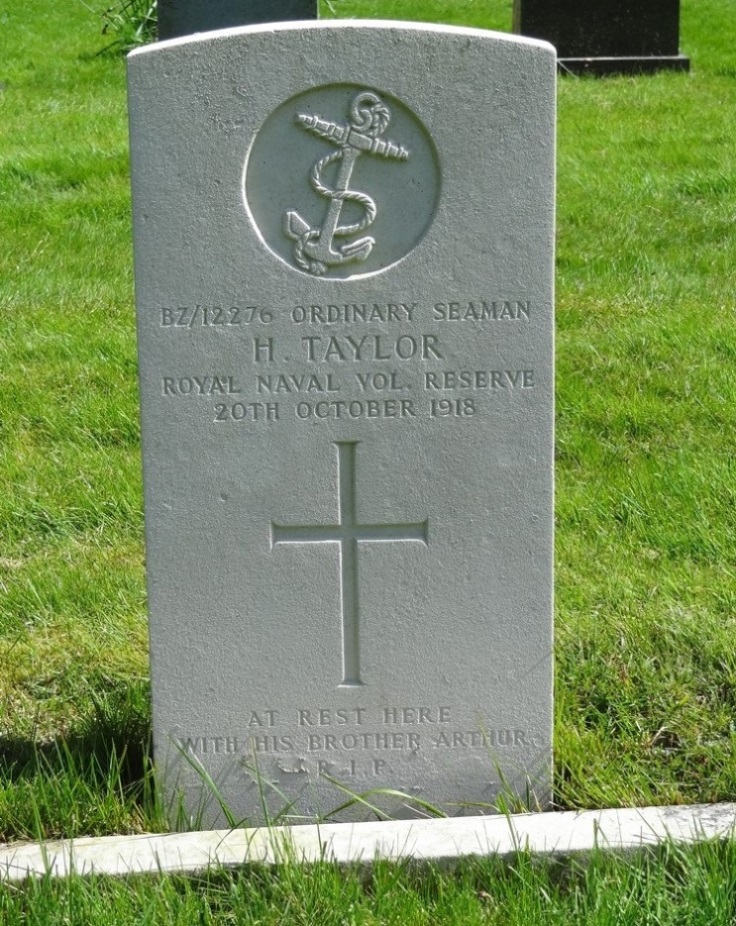 Commonwealth War Grave St. James Churchyard #1