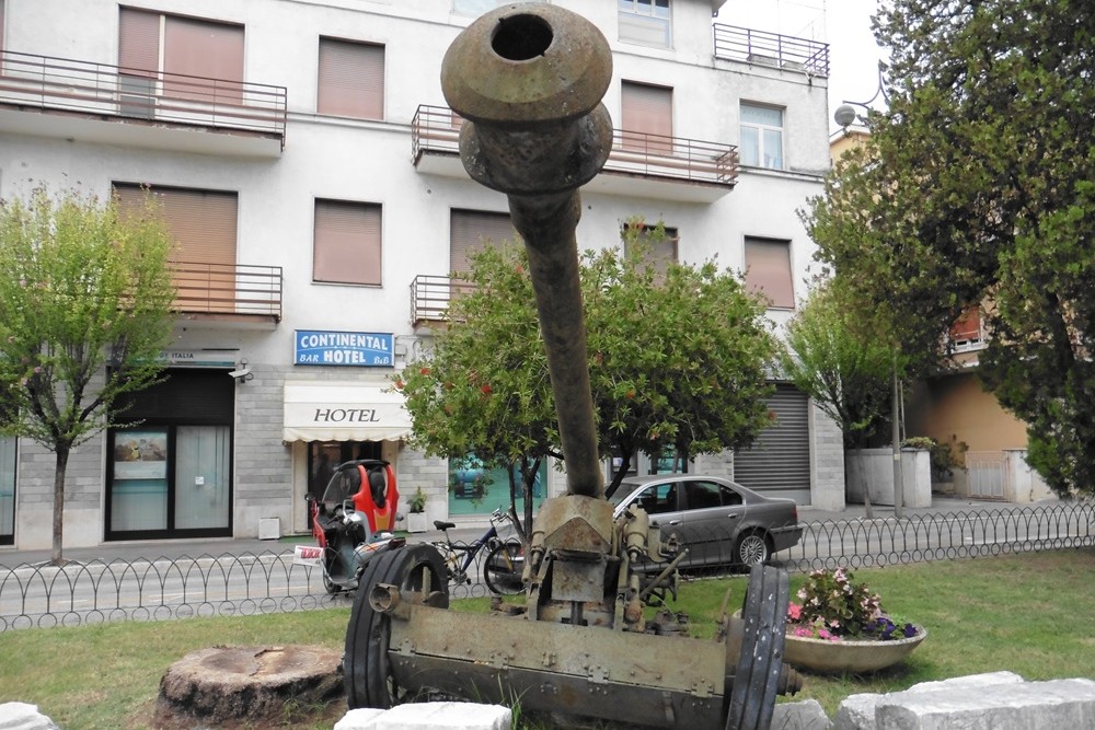 Monument Slag om Monte Cassino (Sherman M4 Tank) #3