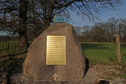 Monument Neergestorte Lancaster Den Ham #1