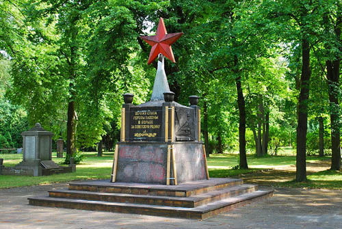Sovjet Oorlogsbegraafplaats Dallgow-Dberitz #1